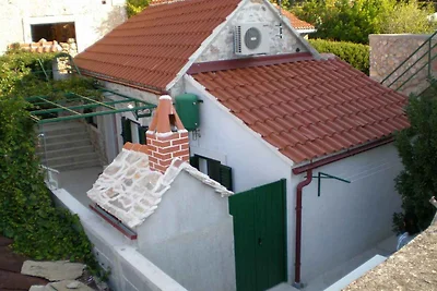 Ferienhaus auf einer Insel am Wasser