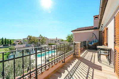 Villa mit Pool und Klimaanlage