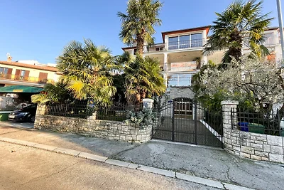 Ferienwohnung Mit Klimaanlage und Terrasse