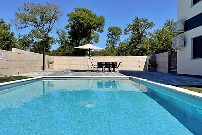 Ferienwohnung mit Pool zur gemeinsamen
