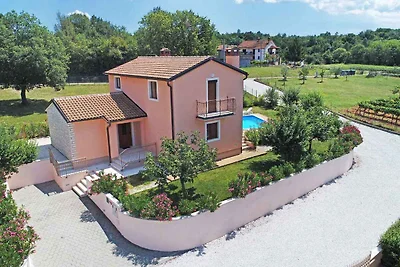 Villa mit Pool und Klimaanlage