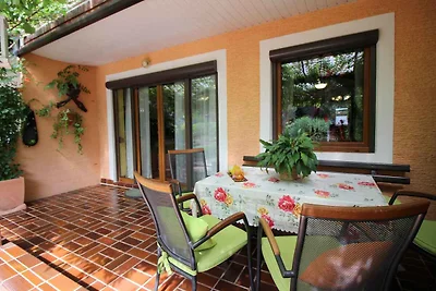 Ferienhaus mit Gartenterrasse und Klimaanlage