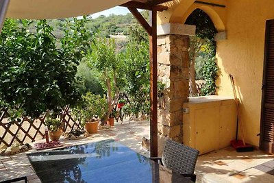 Ferienhaus mit Garten und Klimaanlage