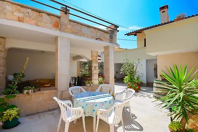 Ferienhaus mit Garten