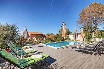 Ferienwohnung mit Aussenpool und Terrasse
