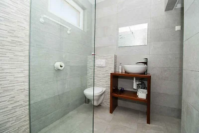 Ferienwohnung mit Terrasse und Grill