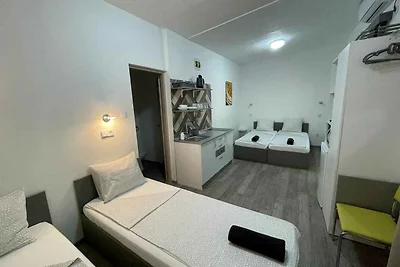 Studio in Wassernähe mit Klimaanlage, WLAN un