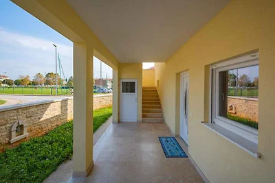 Ferienwohnung mit Garten und Klimaanlage