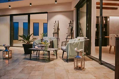 Villa mit Klimaanlage und Aussenpool