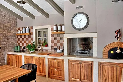 Villa mit Pool, Wellness und Sauna