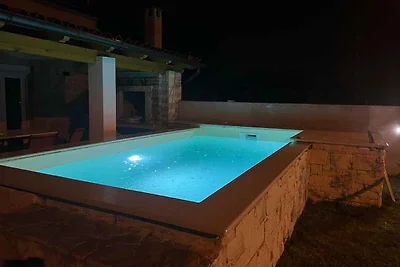 Ferienhaus mit Pool in Strandnähe