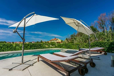 Ferienwohnung mit Pool und Grillmöglichkeit