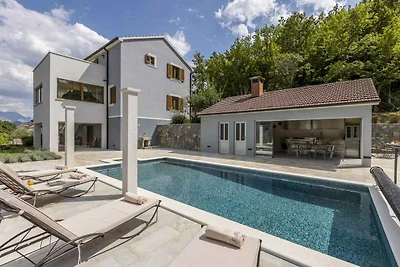 Ferienhaus mit Terrasse und Pool und