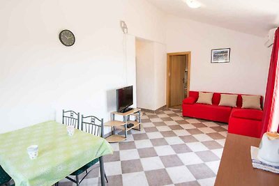 Ferienwohnung mit Pool und grossem Garten