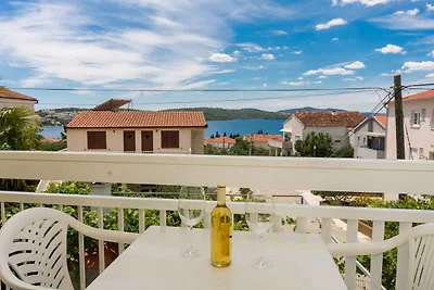 Holiday flat family holiday Seget Vranjica