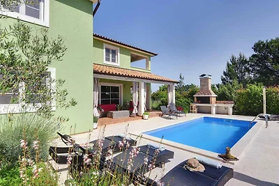 Villa mit Klimaanlage und Pool