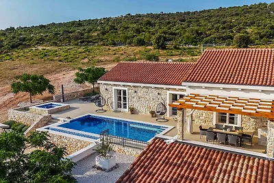 Charmante Villa Provansa in Kalebova Luka mit