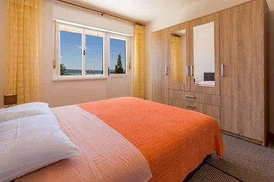 Ferienwohnung mit Balkon und Klimaanlage