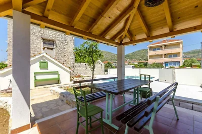 Ferienhaus mit Aussenpool, 50 m vom Meer