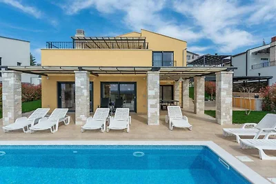 Villa mit Pool