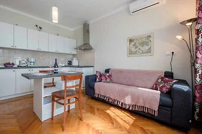 Schöne Wohnung auf der Insel Rab, nur 150 m v