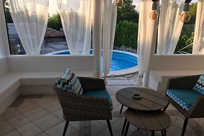 Villa mit Pool und Klimaanlagen