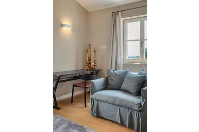 Villa mit Pool und Garten