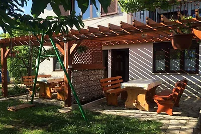 Ferienwohnung mit Montagepool und Grill