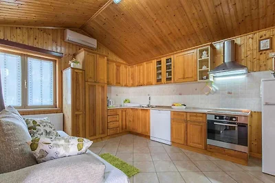 Hütte mit Klimaanlage und Terrasse