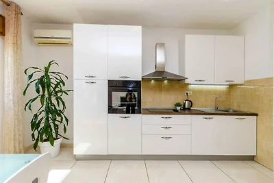 Ferienwohnung mit Klimaanlage und Meerblick i