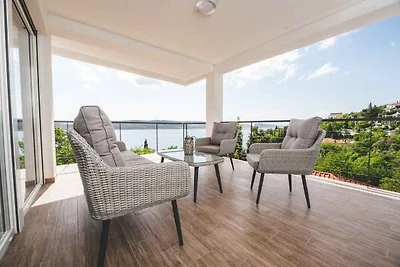 Villa mit Klimaanlage und Meerblick