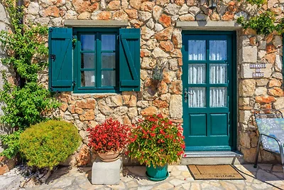 Ferienhaus mit Pool und Klimaanlage