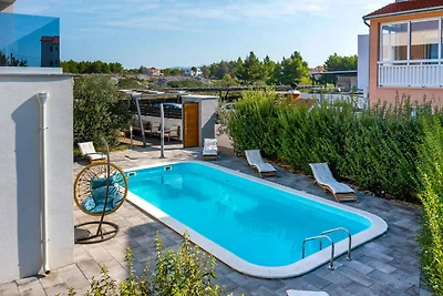 Ferienhaus mit Klimaanlage und Aussenpool