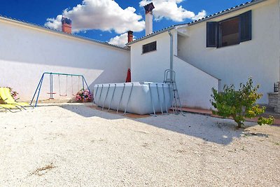Ferienhaus mit Pool und Klimaanlage