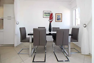 Ferienwohnung mit Balkon, Klimaanlage und