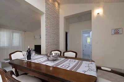Appartamento Vacanza con famiglia Okrug Gornji