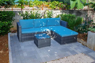 Charmante Villa Drago mit Gartenblick in Rogo