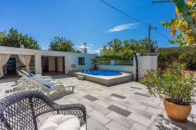 Ferienhaus mit Swimmingpool, Terrasse und