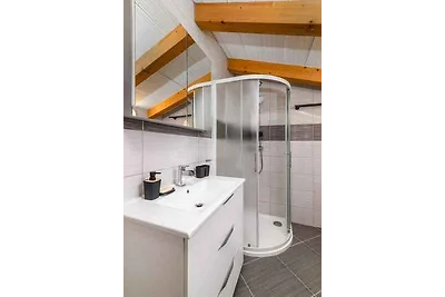 Villa mit Terrasse und Pool