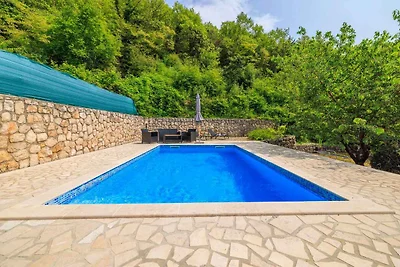 Ferienhaus mit Pool und Klimaanlage