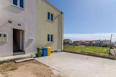 Ferienwohnung mit Terrasse und Grill