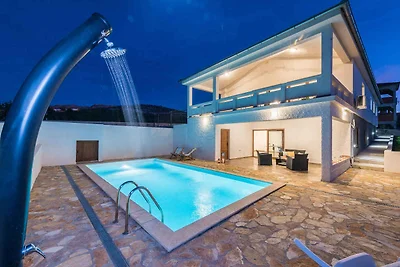 Ferienhaus mit Pool