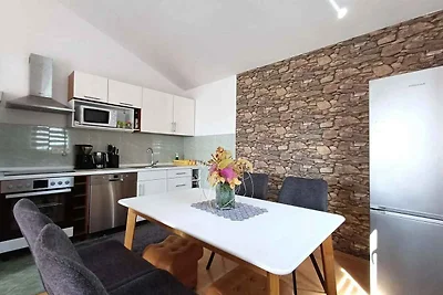 Ferienwohnung mit Klimaanlage und Balkon