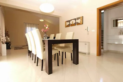 Ferienhaus mit Pool und Klimaanlage