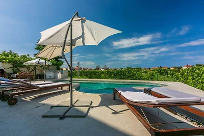 Ferienwohnung mit Pool und Grillmöglichkeit