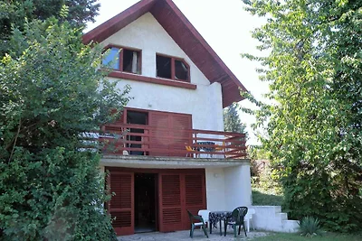 Ferienhaus mit Garten und Biliard
