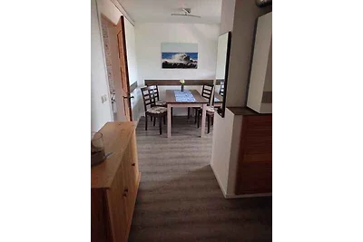 Ferienwohnung mit Terrasse im Garten