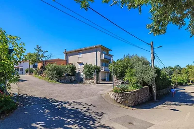 Ferienwohnung mit Terrasse und Parkplatz