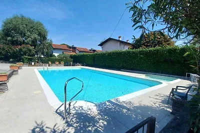 Ferienwohnung mit Pool und Garten