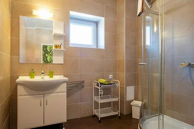 Ferienwohnung mit Klimaanlage, Internet und g